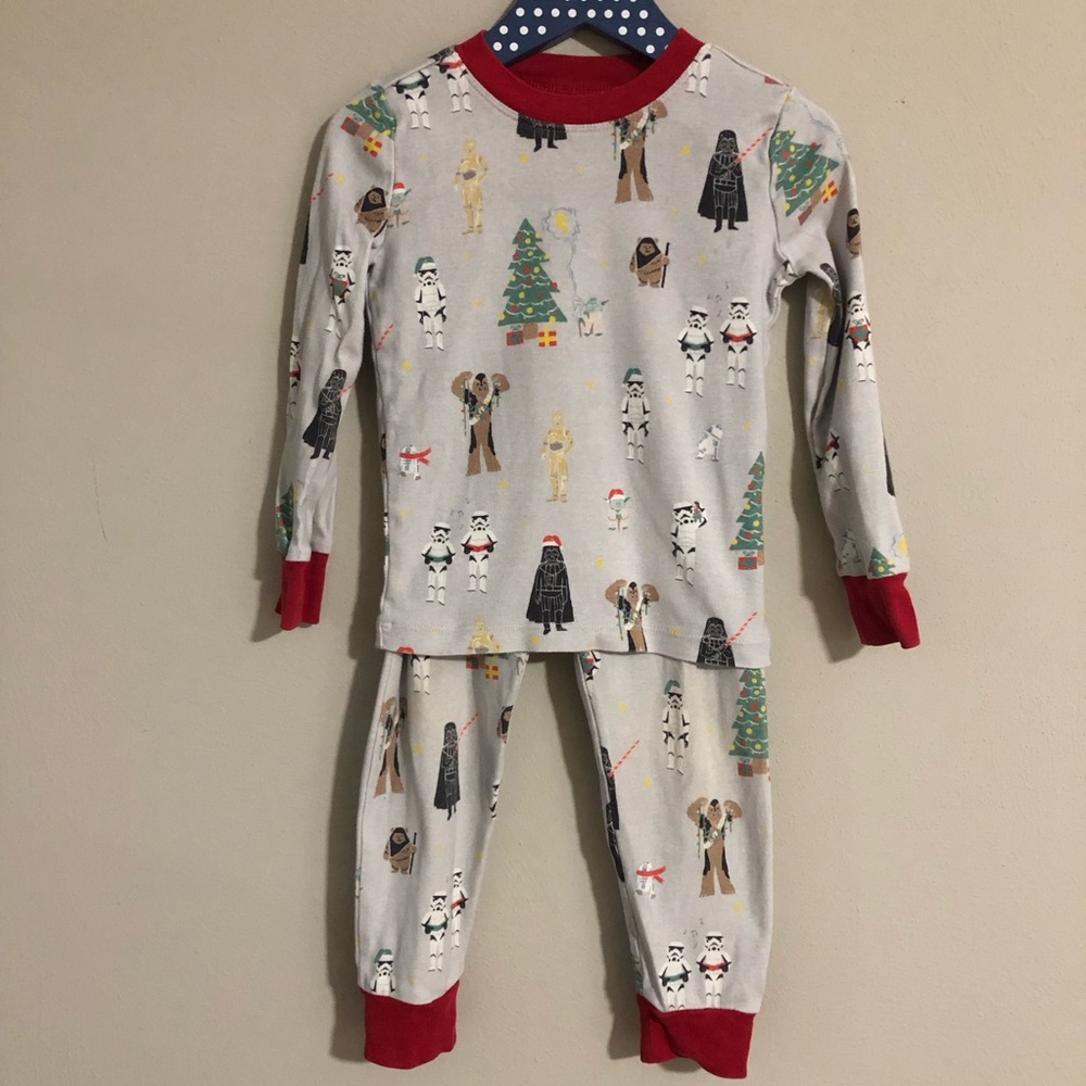 Pottery Barn Kids Star Wars Christmas Pajamas, 4T, unisex, slim fit